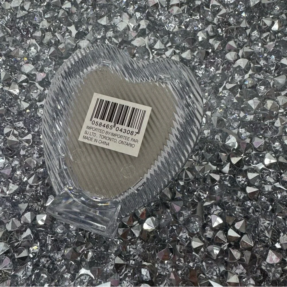 Heart picture frame clear plastic ribbed crystal look cute vintage love 💗